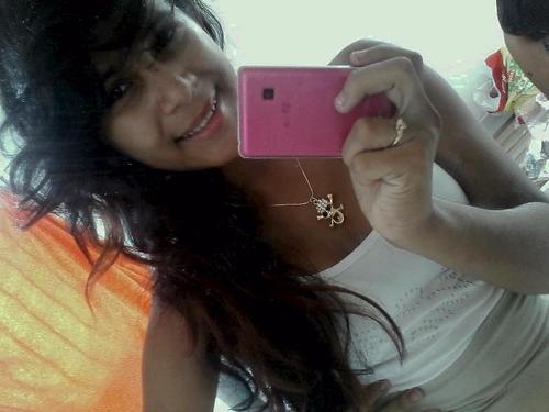 -' meu foco sequir em frente e ser feliz nao tente me entender mt menos me julga nao nasci pra te agradar!!!