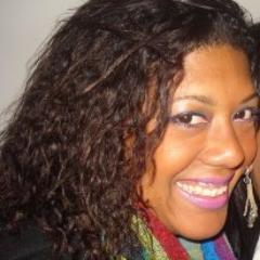 Libriana, professora, cidadã consciente,  viciada na net, apaixonada pela vida e louca por maquiagem.