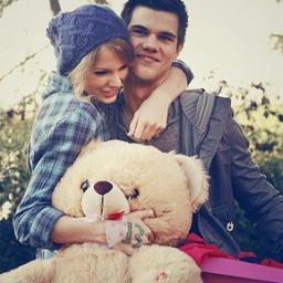 Taylor y Demi.