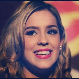 na frase não existe nada perfeito esqueceram que @sophiaabrahao ♥ @brancaabrahao, madrinha @SophMyHappiness since:28/6.