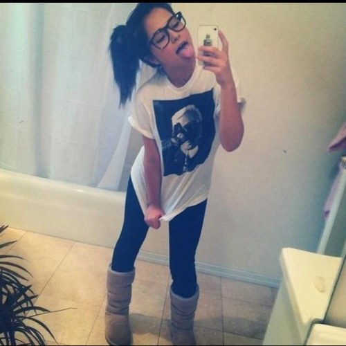 Beaster! Belieber! Jordanerr! Official: @DakotaBieberr_  ialso sing and act alittle. Follow me i follow back