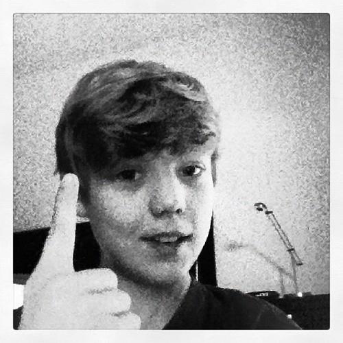 I'm just a brazilian girl who loves so much @ReedDeming.