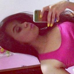 sou muito senhora da minha vontade, quero que me adivinhem e obedeçam, sou também um pouco altiva, às vezes caprichosa, e por cima de tudo sou muito exigente.