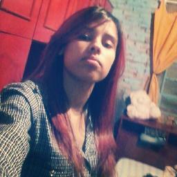 Lésbica,fumante,viciada em games,linda (soqn) e mal humorada u_u