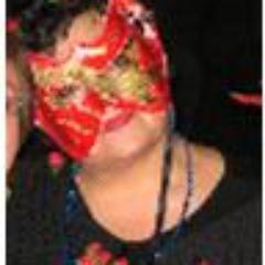 Lic. en Trabajo Social por la UNAM, 2 hijos maravillosos, socialista, racional y soñadora.