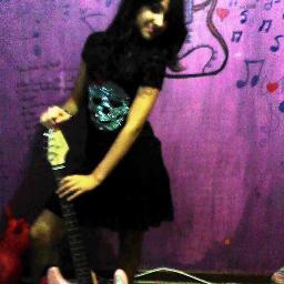 sou uma menina doce,meiga,gentil e que ama a mae e o one direction