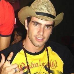 soy un hombre apasionado,sincero,rebelde,atrevido,impulsivo,terco, inquieto,cariñoso,romantico e Inolvidable Ω