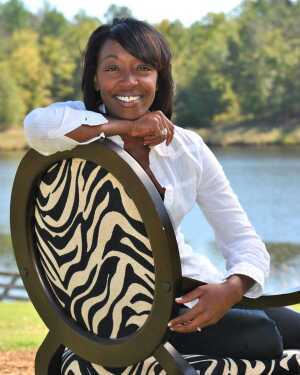 Master  Colorist/Hairstylist/Educator/Manager at Smartstyle Salon in Eatonton, Ga. (706)923-0023
Neruim Brand Partner http://t.co/qVszRwly2F
