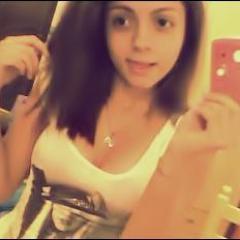 Canceriana , não sou meiga , odeio mentiras , tenho  os melhores amigos do mundo , sinto saudades de coisas bobas  e sou São Paulina *-*