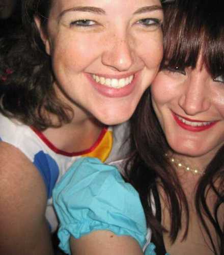 Native of NOVA, horseback rider, lover of ABQ, beaches, sunshine, music and dancing [terribly]