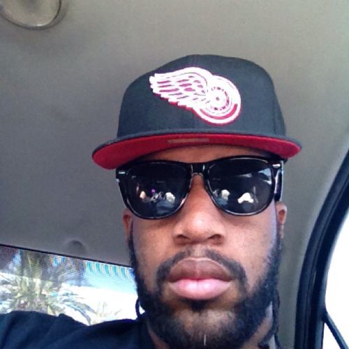Detroit's Own, Father, Football Player. Coach. Poet. Realist. Lyricist #SoundCloud: http://t.co/hj8iF1GSg4