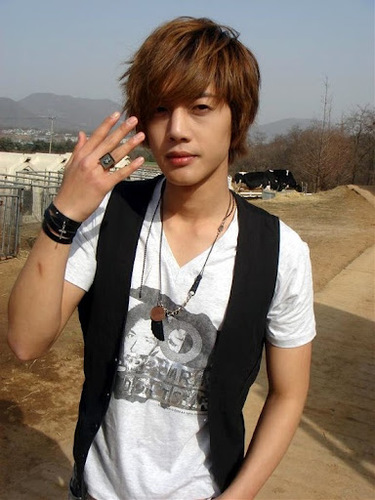my name is kim I from seoul and I love my god. just metions and follow