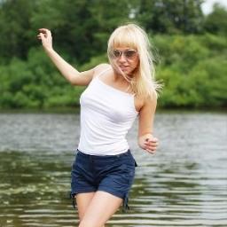Enjoyable girl who loves to chat.