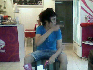 จำผมไม่ได้จริงๆหรอครับ หล่อตัดขั้วหัวใจอย่างนี้ .