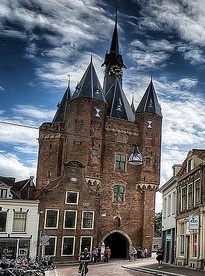 Dé mooiste en oudste winkelstraat in het historisch Zwolse hart voor shoppen | eten | drinken | werken | genieten | divers & uniek aanbod | Sassenstraat Allicht
