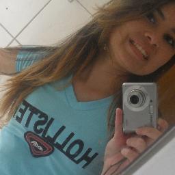 Bom sou uma garota que gosta sempre de cativar novas amizades tenho 20 aninhus , Soldadora se quiser conhecer mais só passar o msn bjus