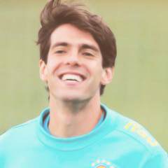 Dani and Thami, brazilian friends. Trying to update with the latest news, photos and videos of @Kaka. Enjoy!