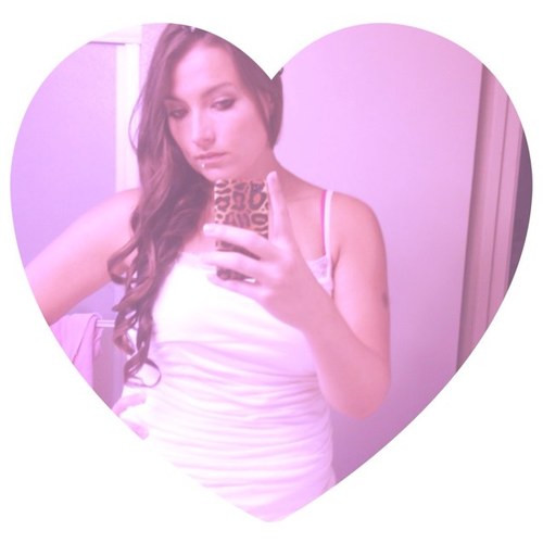 leyla_tatiana's profile picture. 