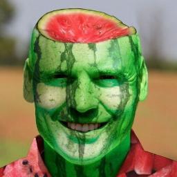 No soy el creador de la grandeza...!!!
La foto de la sandia es por que  quiero llegar al meollo del asunto, o sea donde esta la parte mas dulce de la sandia