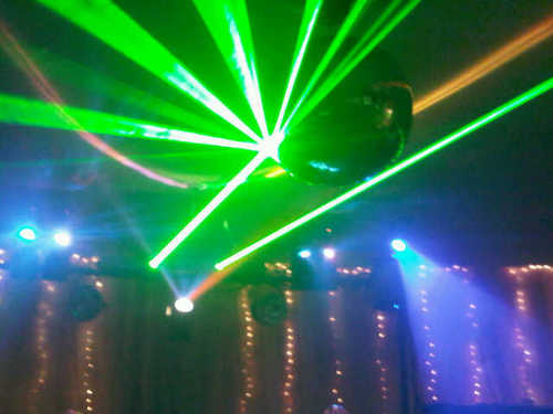 Sonido Profesional,Iluminacion, laserShow,Produccion Gral de eventos Espuma burbuja efectos especiales. venezuela +5804148103014