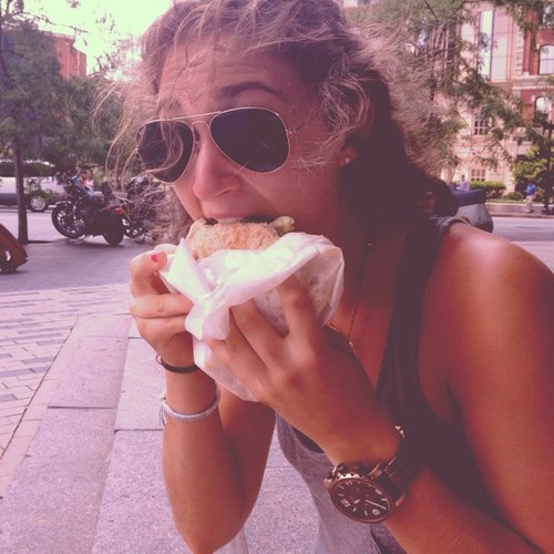 hana_kahn's profile picture. 