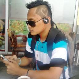 perhaps being ordinary is too mainstream .
so try not to be :D