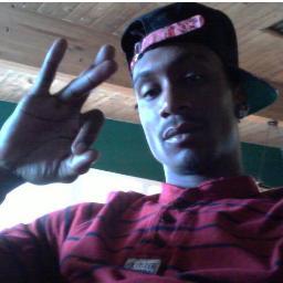 VizaGreenDotNWO's profile picture. s/o to my team #GreenDotNWO....everything else is just extra..Follow me (no broke ugly bitches)