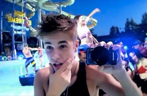 Belieber for forever! ∞ I fell In love with a kid on youtube with an amazing voice... his name is justin bieber. Words cannot describe how much I love him.
