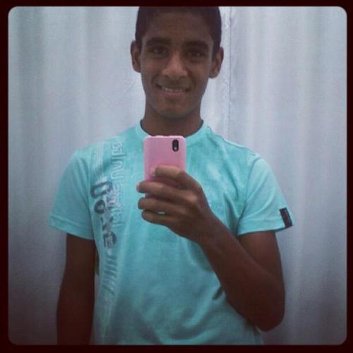“Nunca se envergonhe! Sempre existirão aqueles que serão contra você, mas eles não merecem a mínima atenção.”