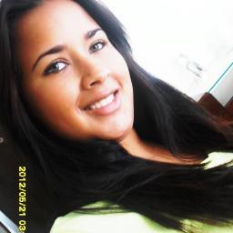 tenho 16 anos , moro em BH  , sou uma pessoa comunicativa , gente boa , e gosto de sair com os amigos , etc ;