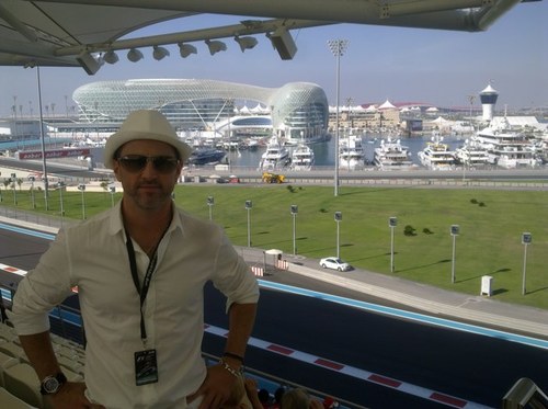 notsimoncross's profile picture. 