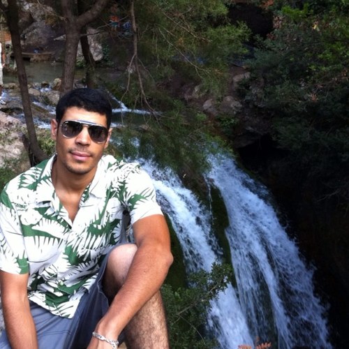 elhanioi's profile picture. 