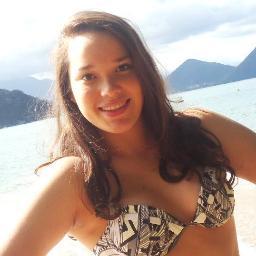 Ainda vou rir muito , incomodar muito, me divertir muito, fazer loucuras e vou continuar descrevendo a #vida em exageros, porque assim dá mais gosto de viver !