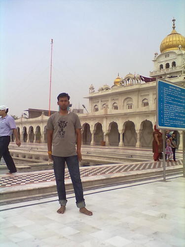 Har insian me koi na-koi mast-majedar bat hoti hai so live life with fullest of joy agar life me koi Dukh ho na toh itna khush raho ki unhappines(Dukh) har jaye
