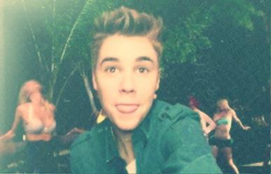 oque você chαmα de vidα , eu chαmo de Justin  Drew Bieber , eu te αmo @justinbieber ♥ since : 05/03/2012 , follow me ?