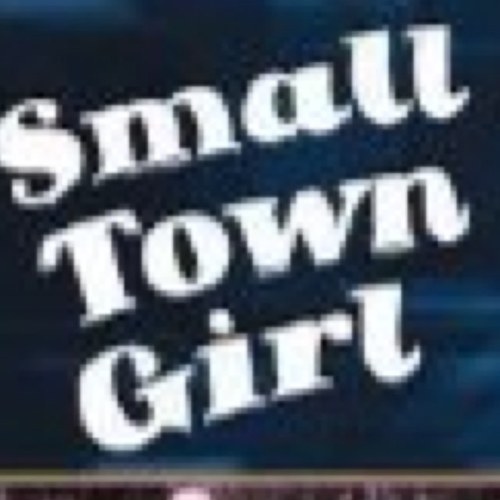 living the life of a small town gurllllllll. holla atchyaaa!