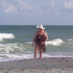 lttlbev's profile picture. 