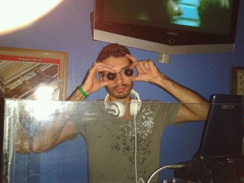 DJ Residente en la isla de Tenerife. Servicios para eventos,fiestas etc... Música de los años 80 ~ 90 y +