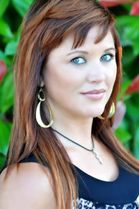 Specializing in:
Designer Cuts, Colors & Perms,
Long Hair, Wedding Hair
& Special Events