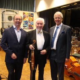 We're an amateur orchestra based in Maidstone and Medway performing 3-4 concerts a year of the symphonic repertoire. New players always welcome!
