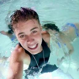Diastin fugiu com a minha bio :(
since : 19/08/2012 !! Justin me seguiu dia : 20/10/12
