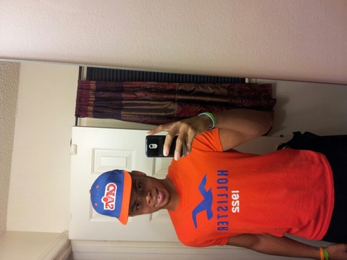 #TEAMFOLLOWBACK #TeamBallislife #TeamUNC #icook Funny, goofy, stay ballin. I love hanging with fam and friends, want to know more, get at me!