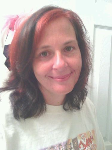 Yes im a girl. a mom actually. Metal mom!