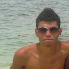 Aparência atrai, caráter conquista.
http://t.co/ZQBAdSylS8 Flamenguista, Boleiro, Ousado e Filho de Deus !