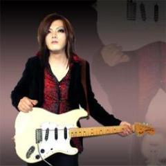 福岡で活躍中のギタリスト「Tank」です☆ 普段はギター個人レッスンや楽曲製作、アマチュアーティストのRECエンジニアなどをやらせてもらっとります。好きな言葉は開き直り。モットーは開き直り。よろしくぅ！