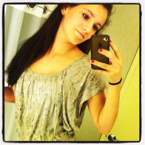 maddiemodlin's profile picture. #Teamgemini #teamiphone #teamtaken #teamcrazy #teambitch