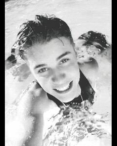 HAY QUE CREER EN TUS SUEÑOS. STAY STRONG~ {BELIE}VE IN BIE{BER}