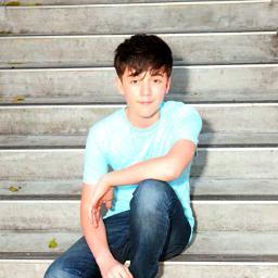 Berbagi fakta Greyson Chance.