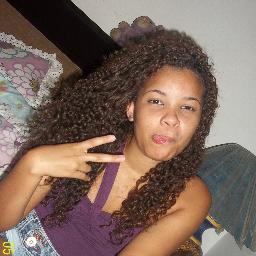 ?Pra que ler issuh?
Não é mais fácil me
seguir logoh?
Dai vuxê me conhece
pelos meus posts!
Não se preocupe, sempre estarei twittando! :p
de;karolina ptc.