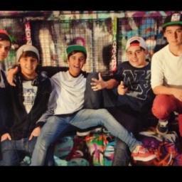 JAI FOLLOWED 6/10/12♥  DANIEL FOLLOWED 29/10/12♥ 2/5♥ I love The Janoskians♥